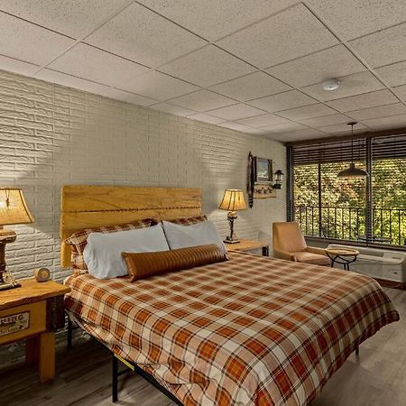 Stonegate Lodge King Bed Wifi 50 Roku Tv Salt Water Pool Room #104 Eureka Springs Zewnętrze zdjęcie