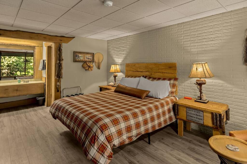 Stonegate Lodge King Bed Wifi 50 Roku Tv Salt Water Pool Room #104 Eureka Springs Zewnętrze zdjęcie