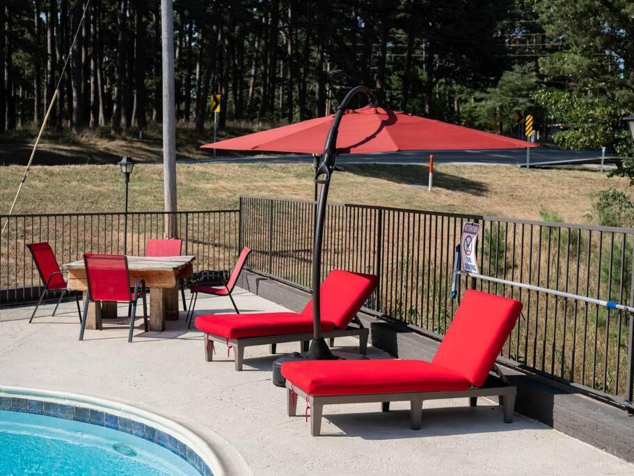 Stonegate Lodge King Bed Wifi 50 Roku Tv Salt Water Pool Room #104 Eureka Springs Zewnętrze zdjęcie