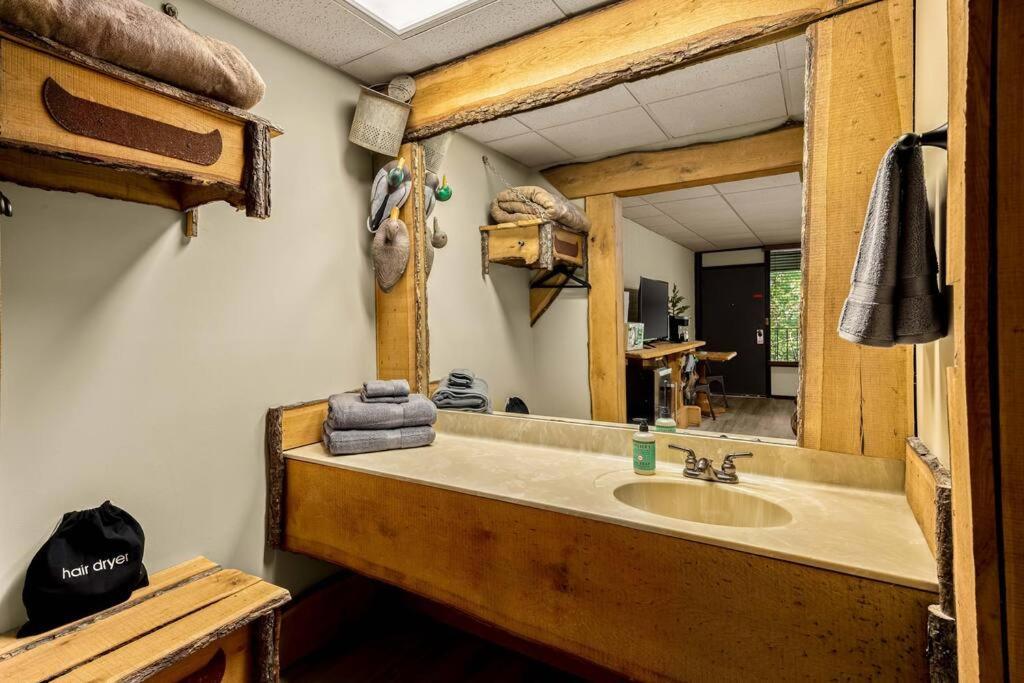 Stonegate Lodge King Bed Wifi 50 Roku Tv Salt Water Pool Room #104 Eureka Springs Zewnętrze zdjęcie
